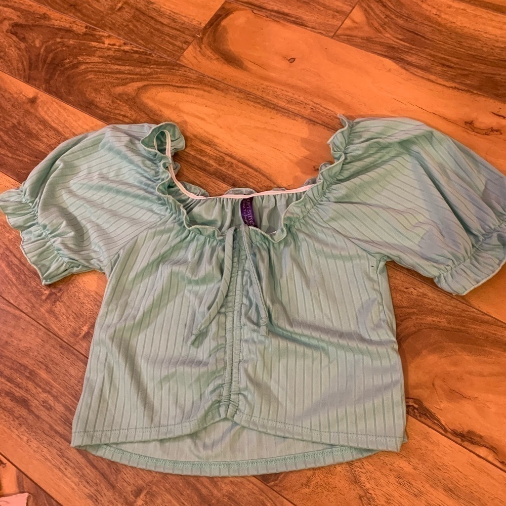Soft Stitch Mint Green Crop Top - Size Large - Nwt